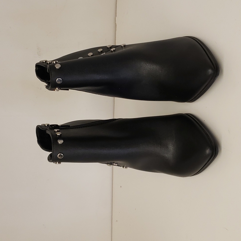 Women Fergie Black Studdle Boots Sz 6